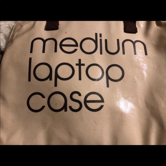COPY - Bloomingdales medium laptop bag - Picture 3 of 5
